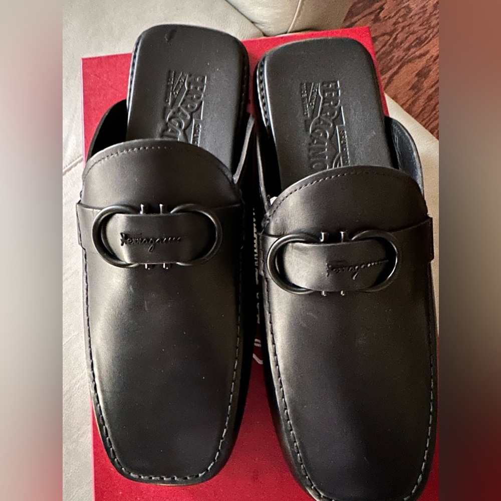 Men’s black mules